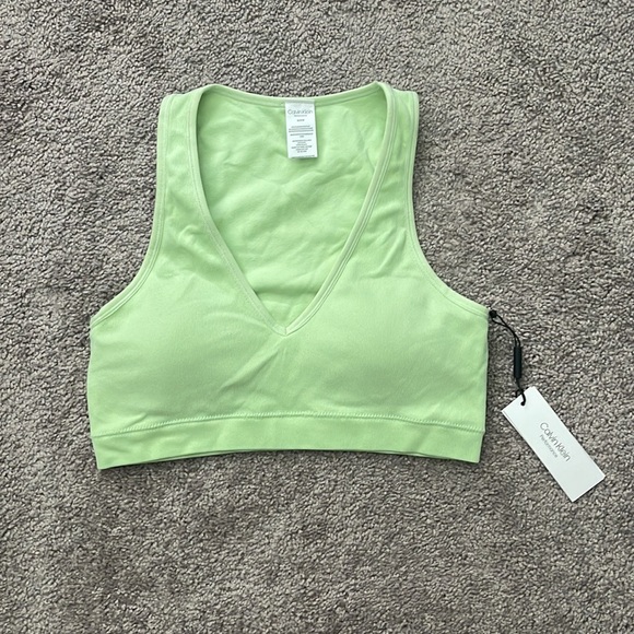 Calvin Klein Performance Thin Ribbed Sports Bra and Shorts - Picture 4 of 7